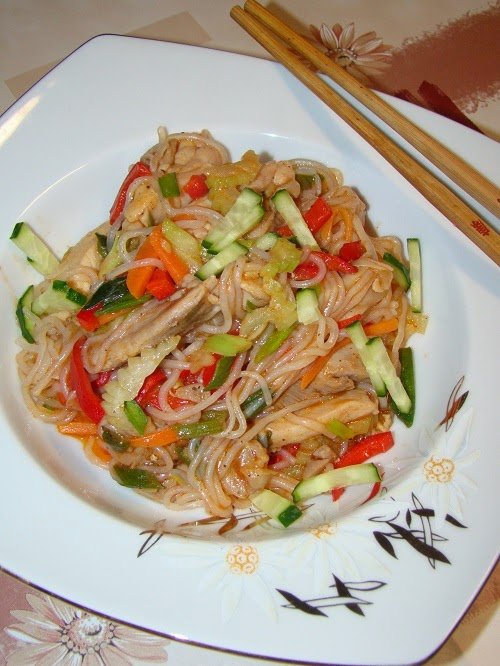 Paste konjac cu pui si legume-la-wok1