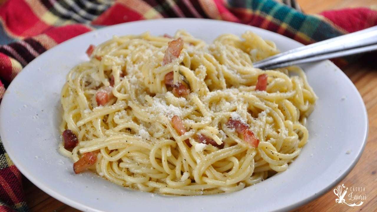 spaghete carbonara facute cu ou
